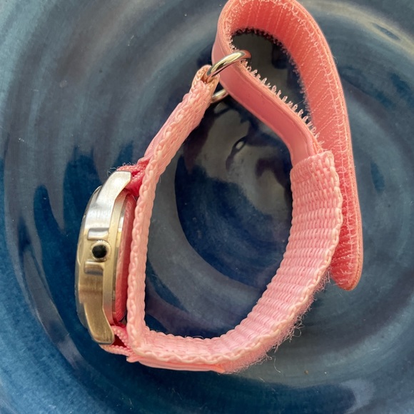 Pink. LA Dodgers. Watch. Includes new battery. Used. SMALL/KIDS SIZED - Picture 4 of 7